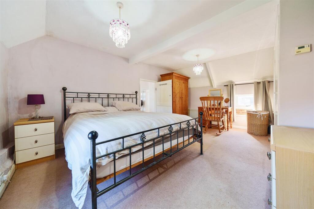 MASTER BEDROOM.jpg