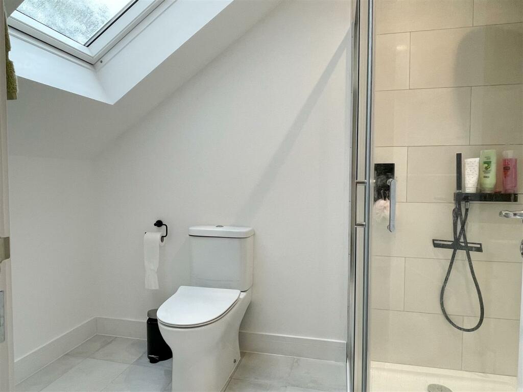 En Suite 3.JPG