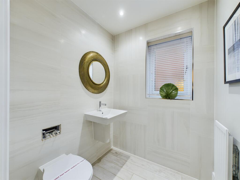 Cloakroom/WC