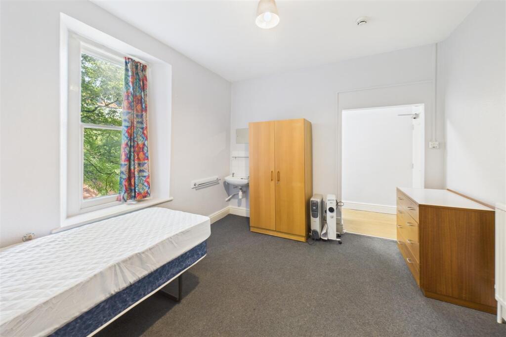 121 Redland Road, Redland, Bristol, BS6 6QX | Free