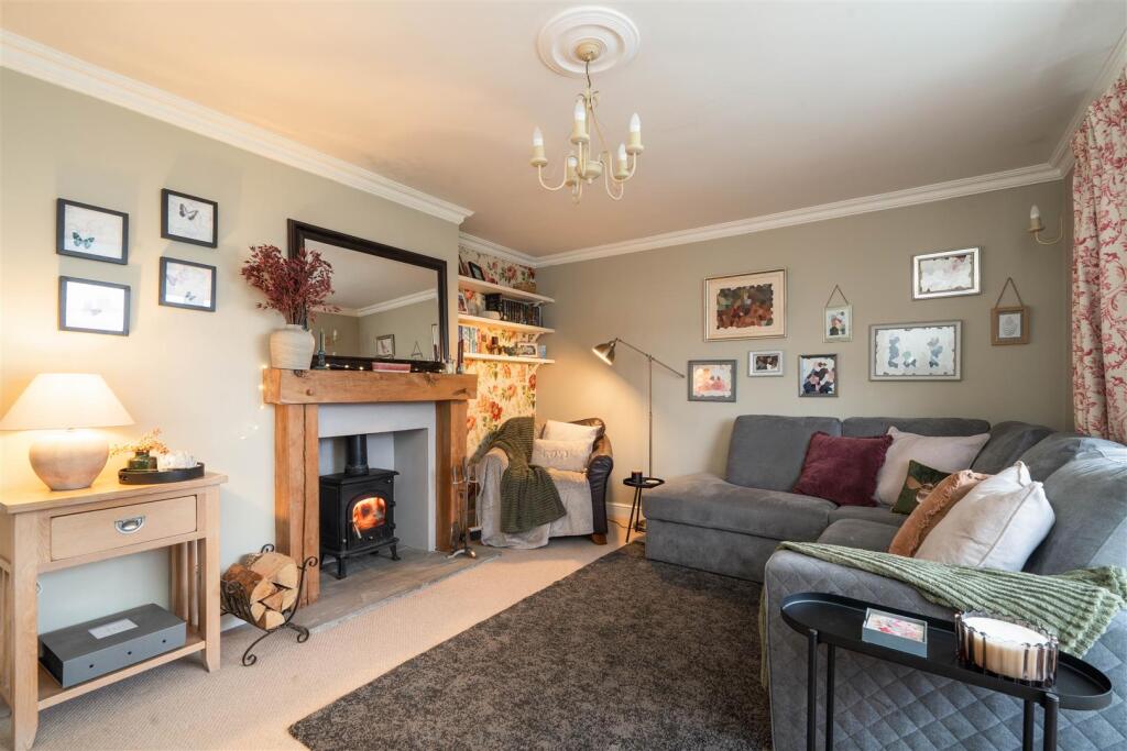 Living Room.jpg