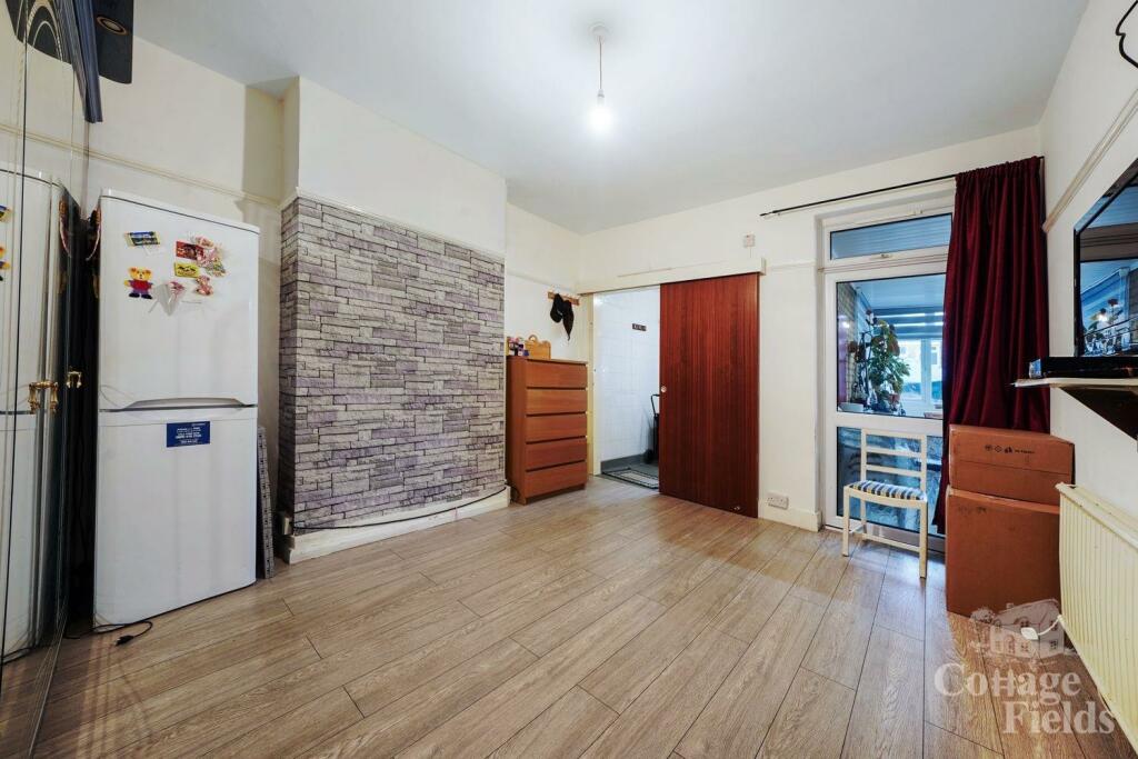 129 Tottenhall Road - SMa8QPMEkL8eg7lwCkf5.jpg