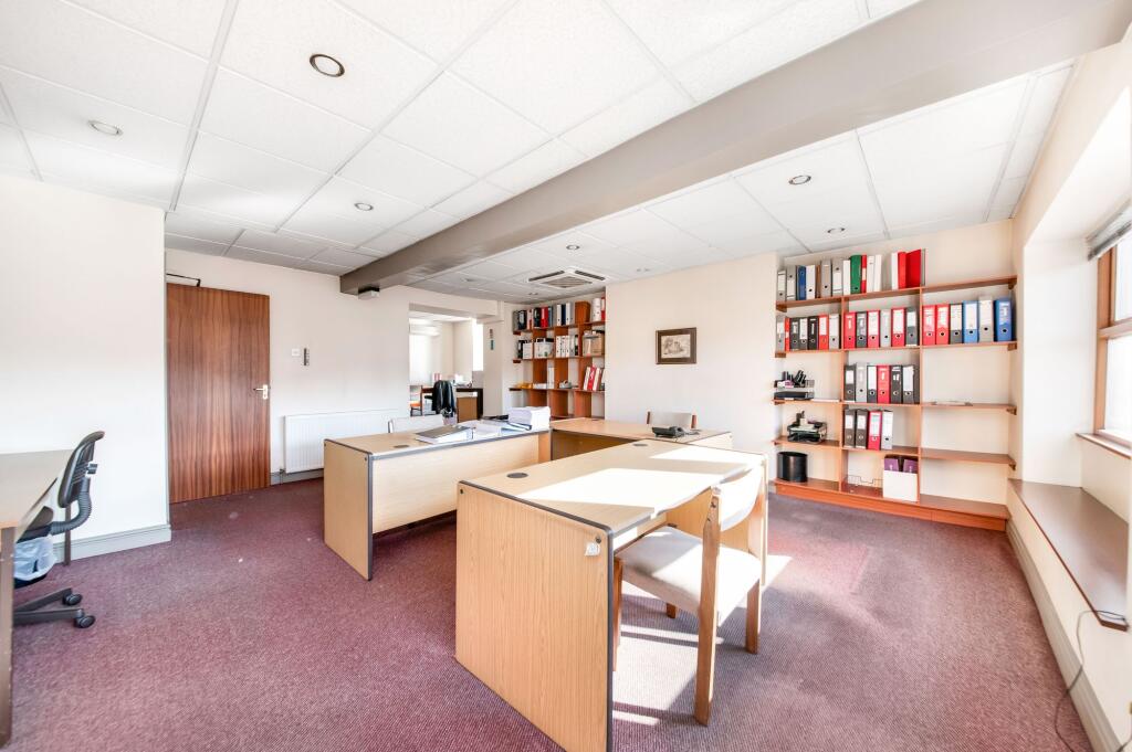 LARGE OFFICE