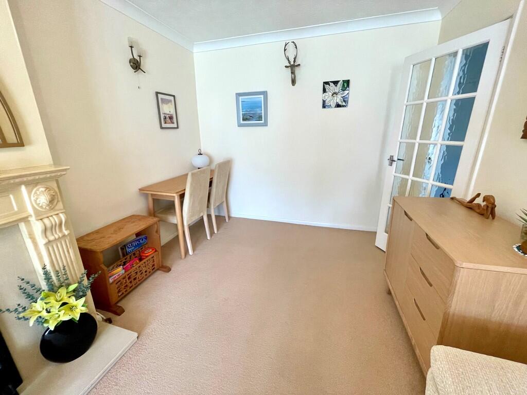30 Russells Close...