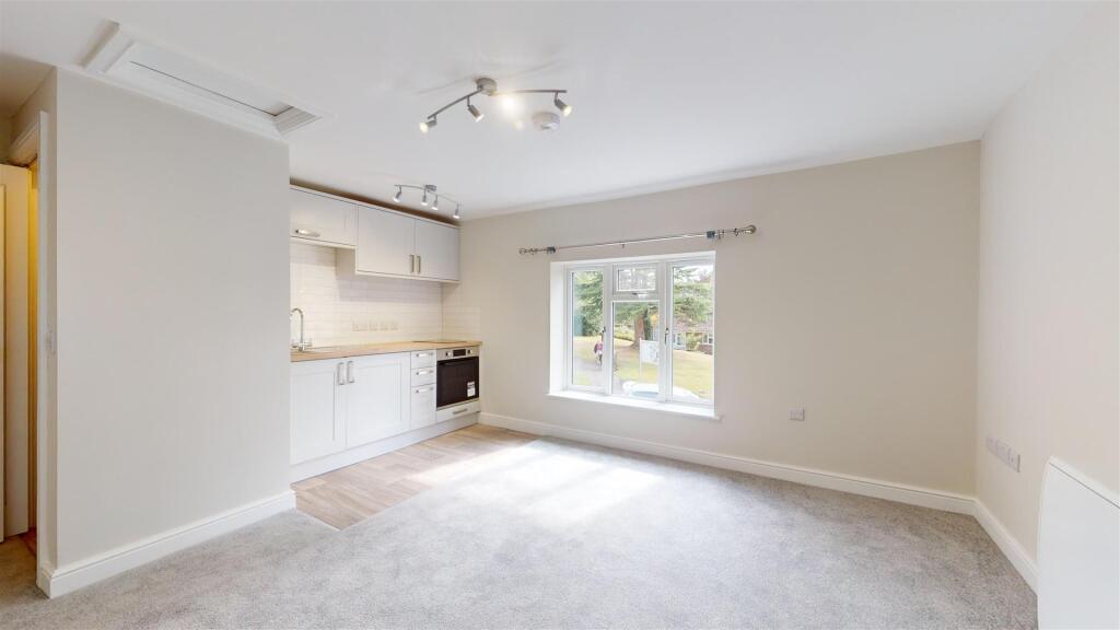School Bank 2 - Flat 2 - Pontesbury - Living Area 