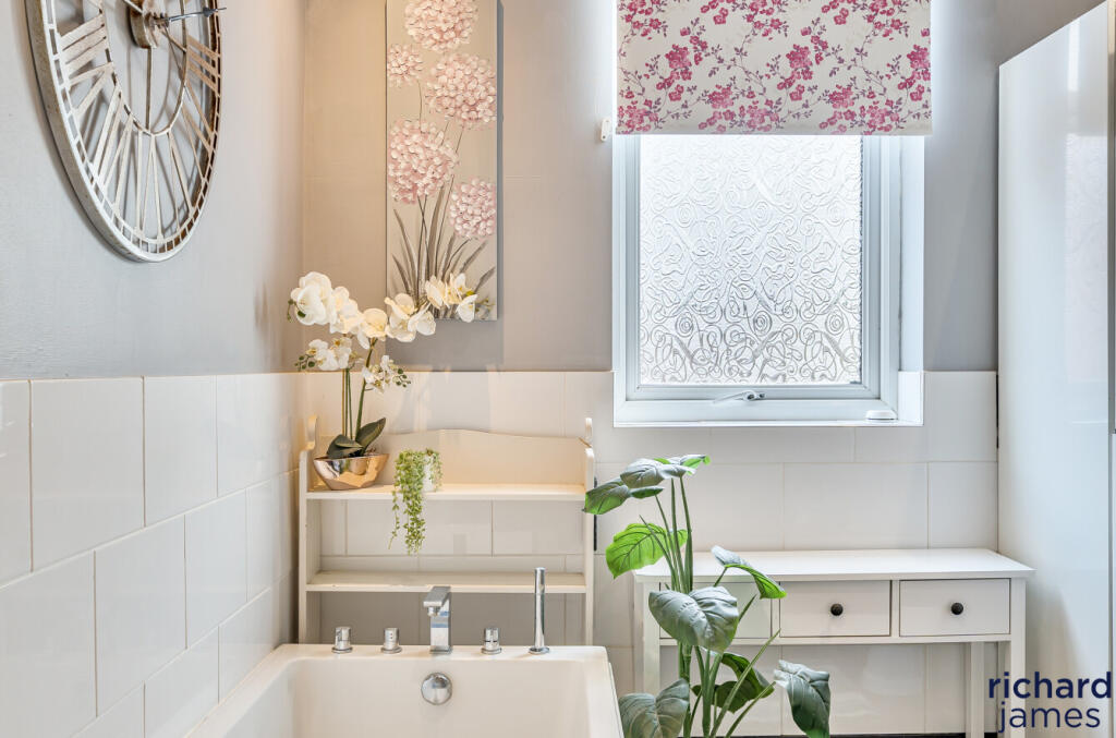 154f5230cfae47dbb845bbc4b332b8c7