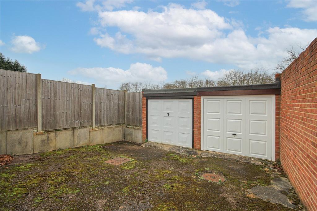 Garage/Driveway