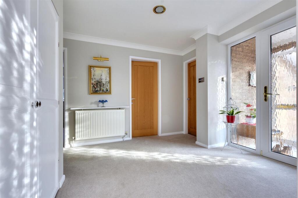 Entrance Hall_2.jpeg