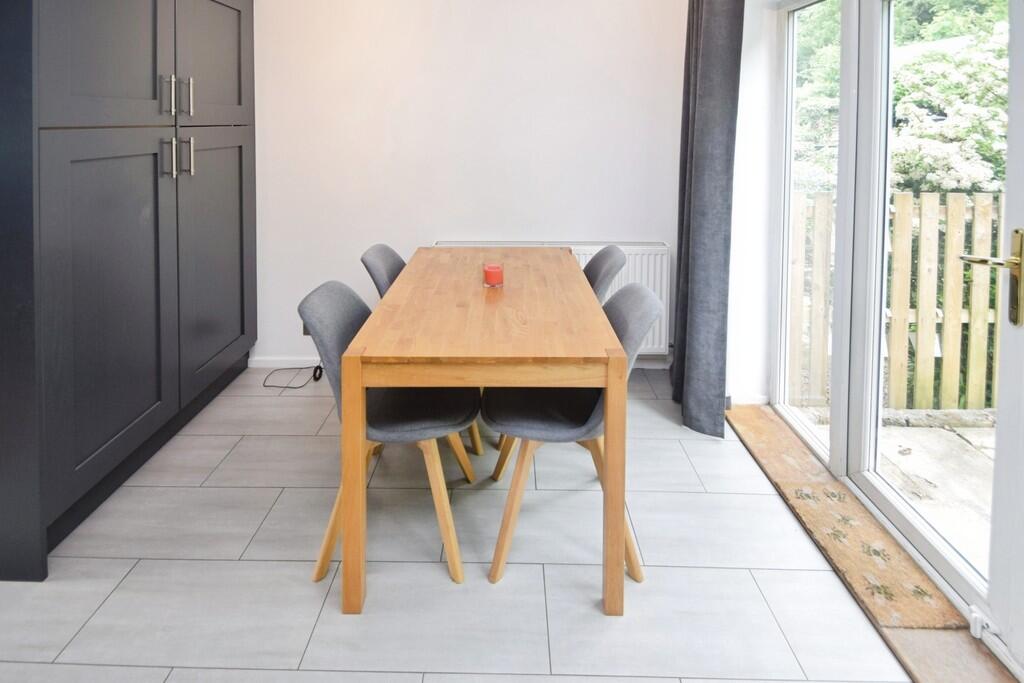 a3897603-Dining 2...