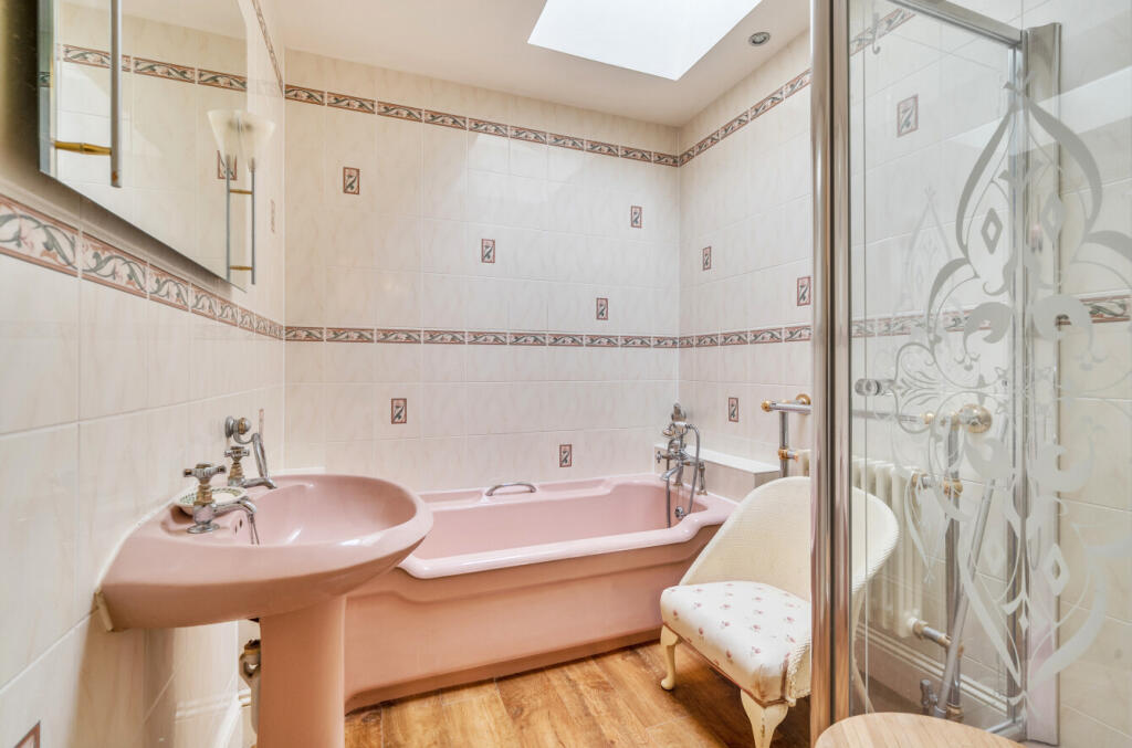 1375305-26-691610...