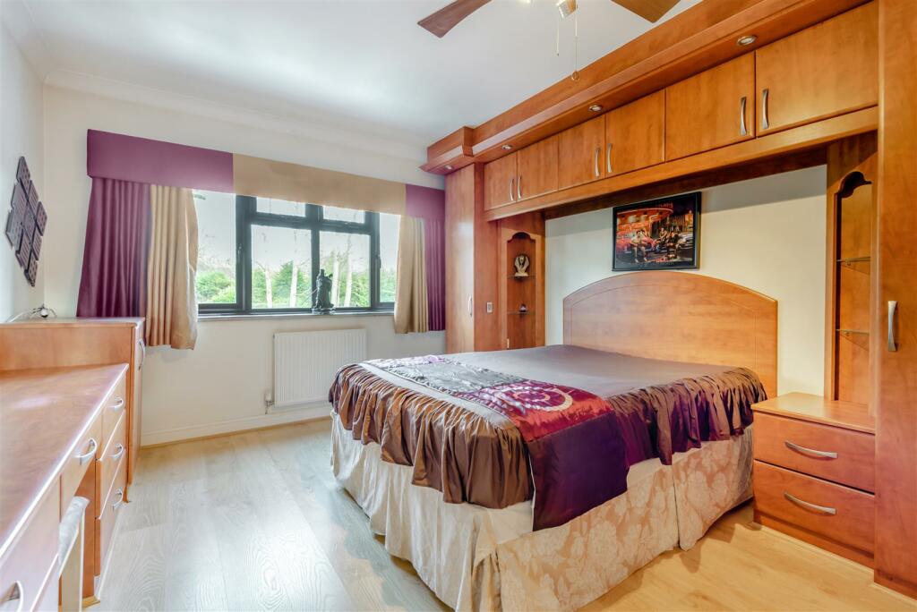 8539729-interior27.jpg