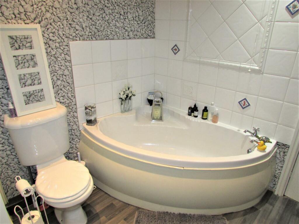 ARW230bath2.JPG