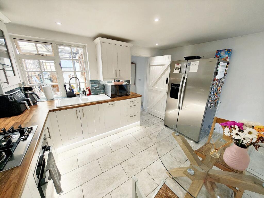 Kitchen / Breakfast Room