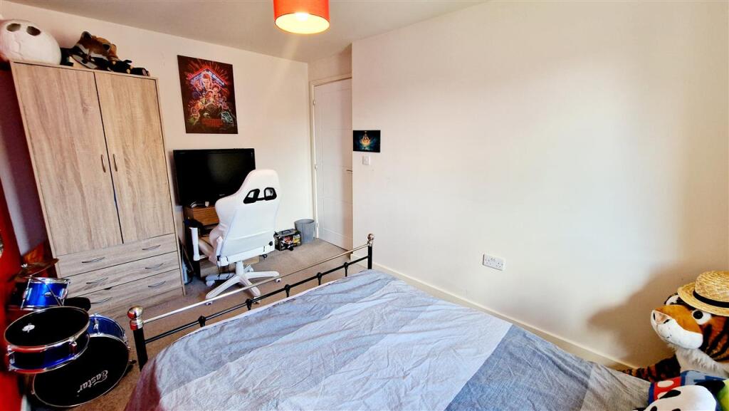 Alt Bedroom Two