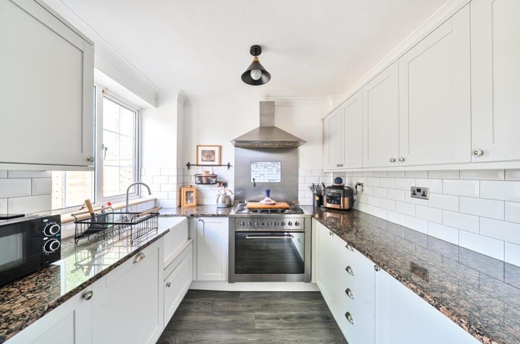 1318574-10-6867f69073411