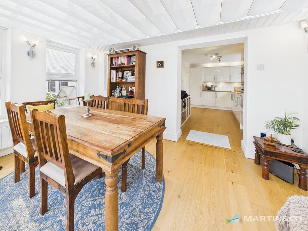 CAM02318G0-PR0416...