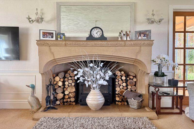 22' Living Room Feature