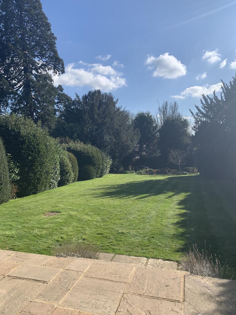 Patio 1.jpg