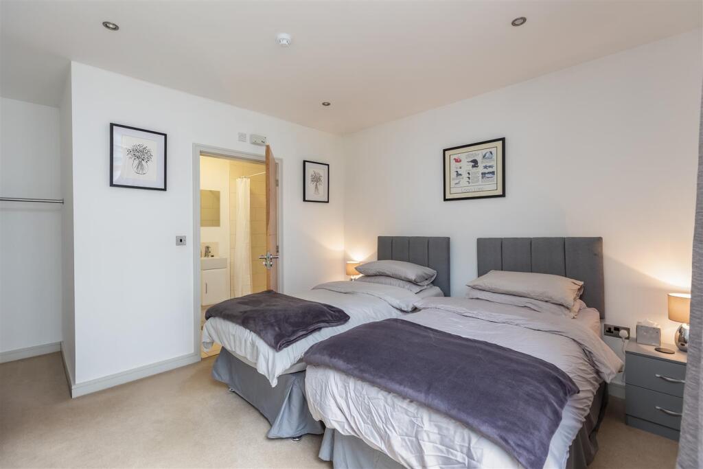 Communal Guest Bedroom