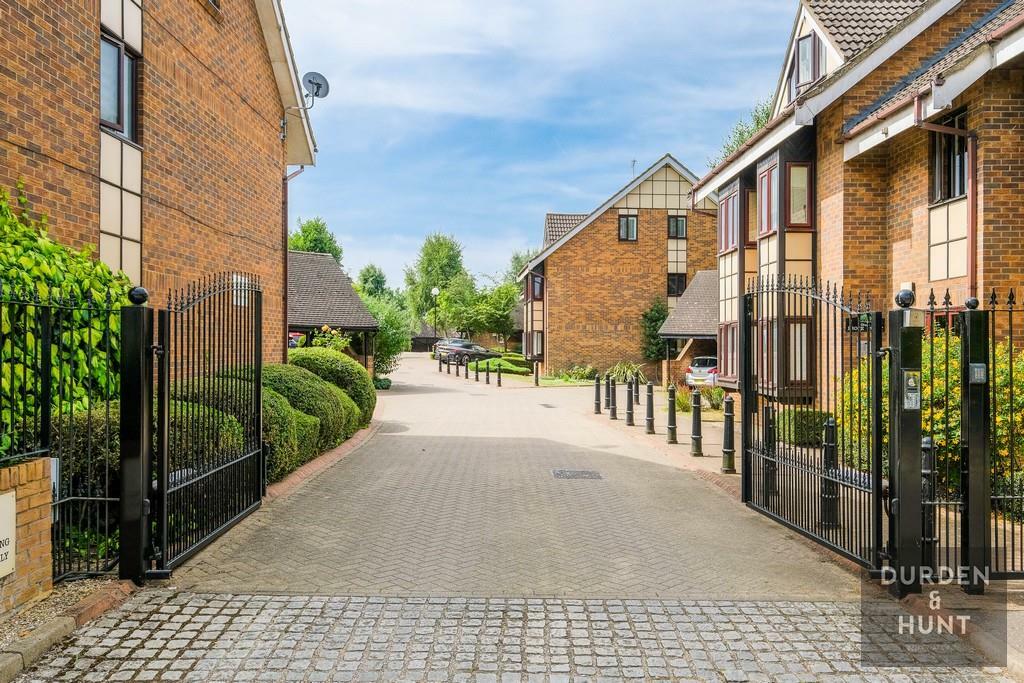 Devon court-20_resized.jpg