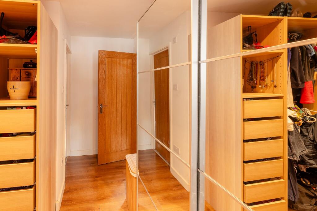 Prinicple Bedroom w/ Dressing Room &amp; En-suite