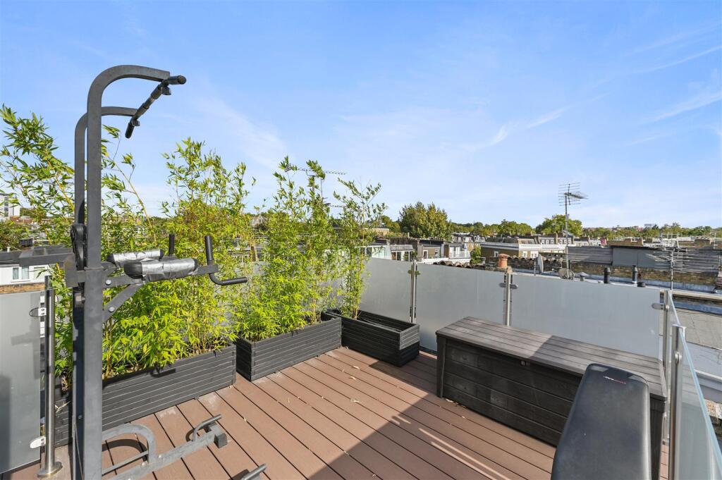 Sinclair Gardens - Roof Terrace