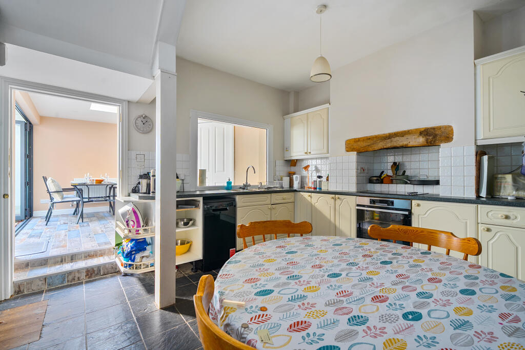 Kitchen/Breakfast Room