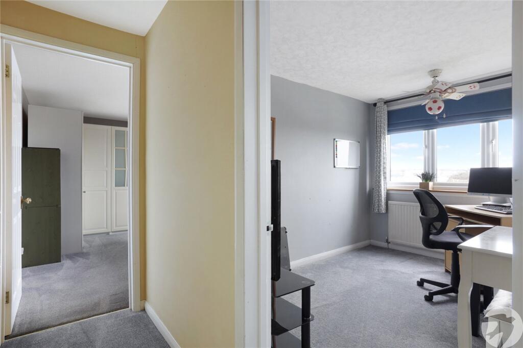 Bedroom 3/Landing