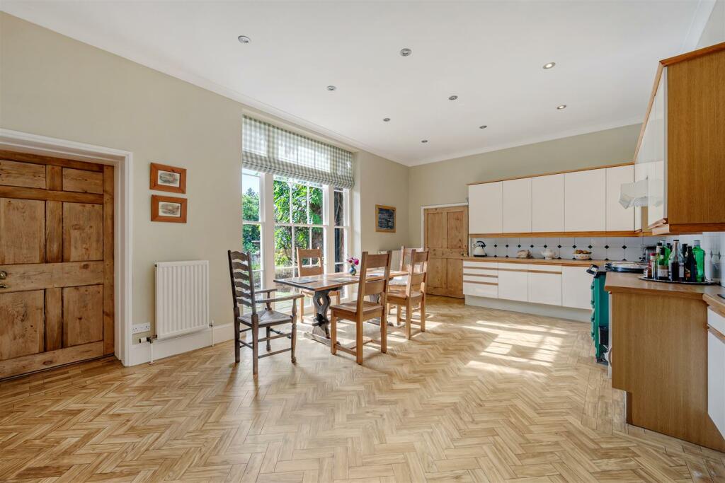 Kitchen/Breakfast Room