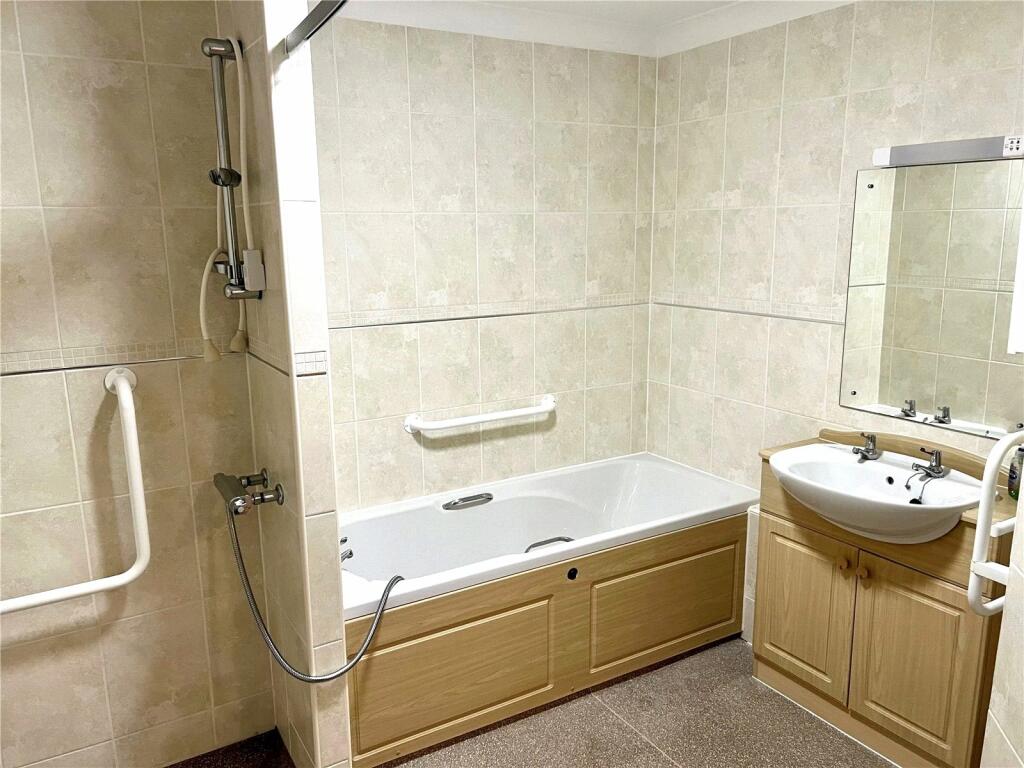 Bath/Wet Room