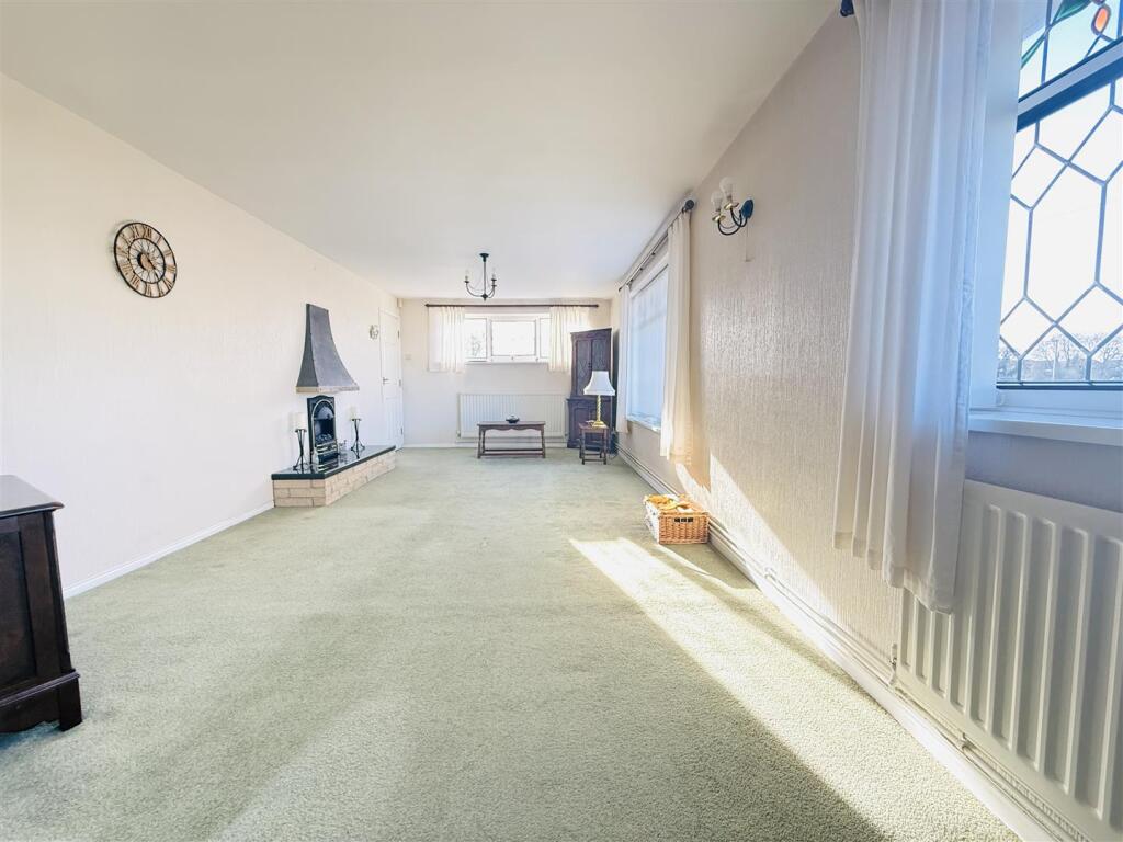 Living Room/Diner
