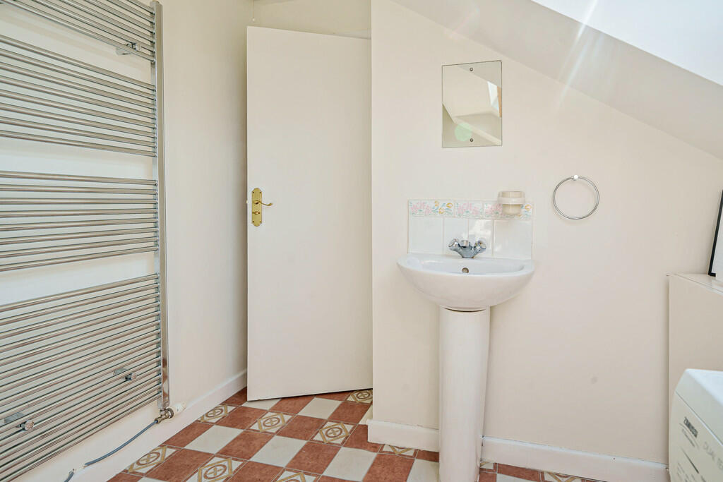 Upstairs Shower R...