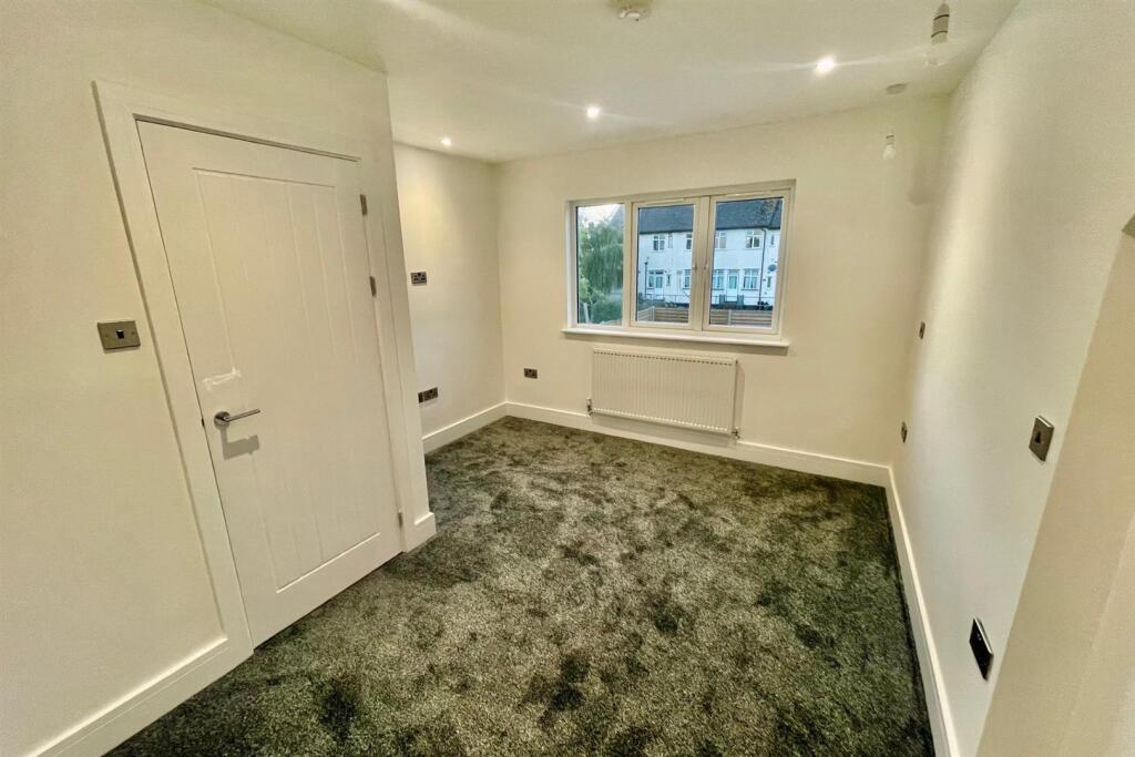 Bedroom1.jpg