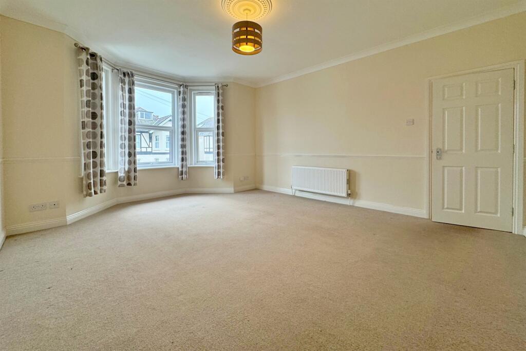 Living/Dining Area