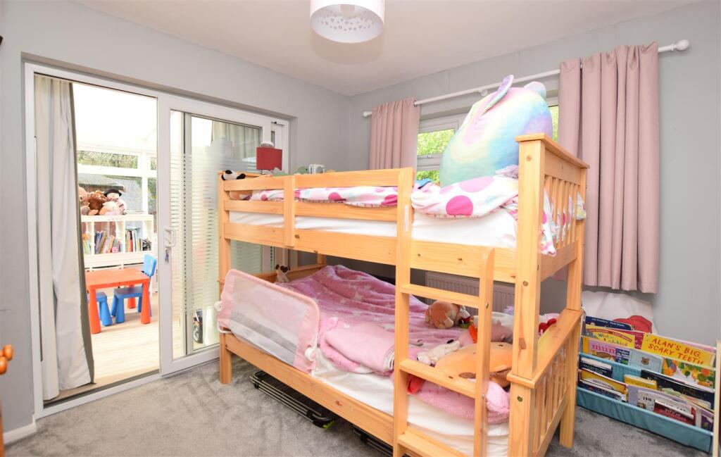 Bedroom 2.JPG
