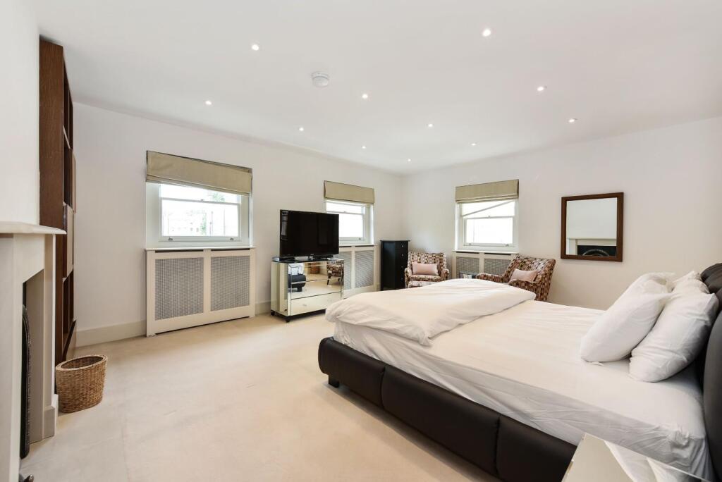 21 Haselbury House (13).JPG