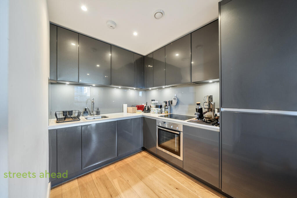 521aac80-d4f4-451...