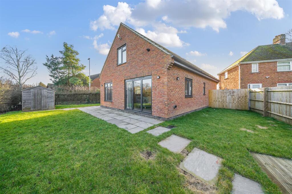 3a Plank Houses, Towcester