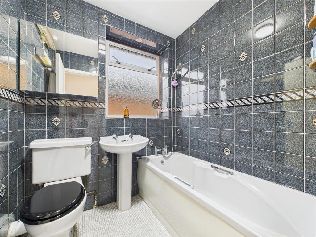 Blackthorn Road, Stratford-Upon-Avon