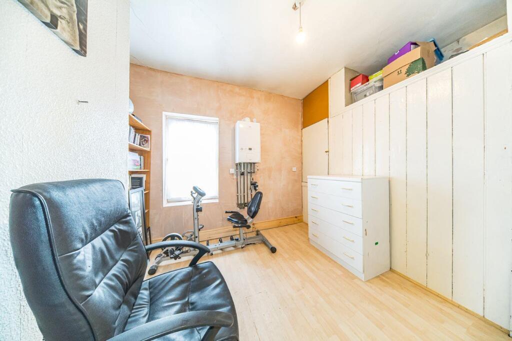 34 Columbia Road bedroom 2 2.jpg