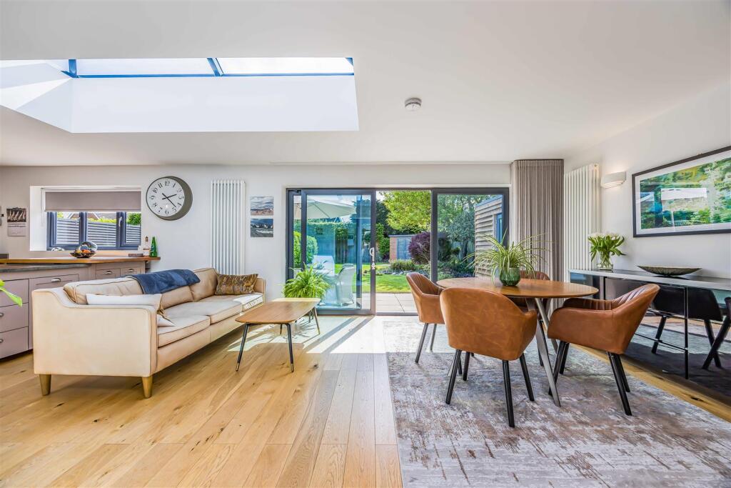 15 Sinah Lane, Hayling Island-Small-PorticoMarketi