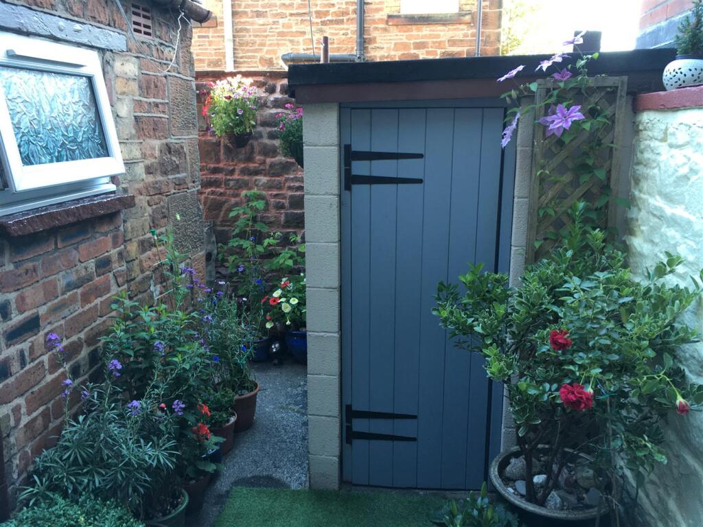 24 Howard Street Vendor b.jpeg