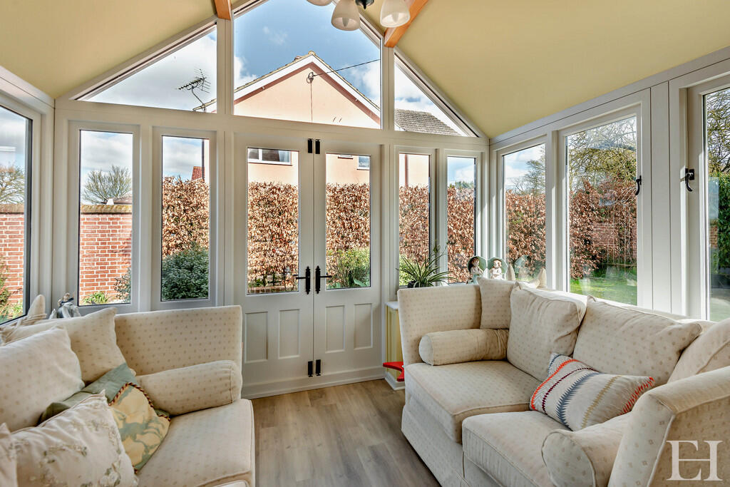 8640802-interiorW...