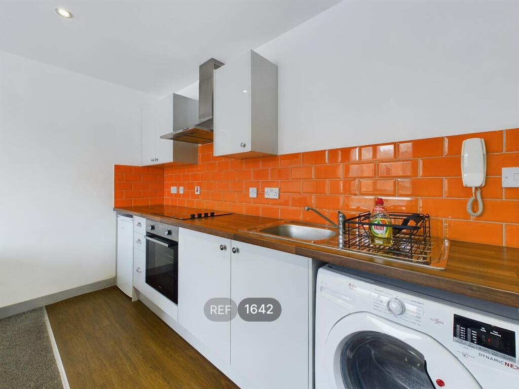 Kitchen &amp; Living area