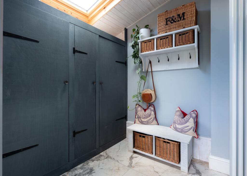 6825fe29ef8ed_Hill View-29