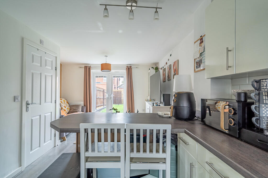 Kitchen/Dining/Li...