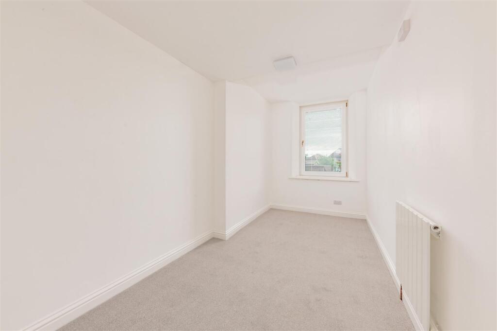 415 Strathmartine Road Dundee-3.JPG
