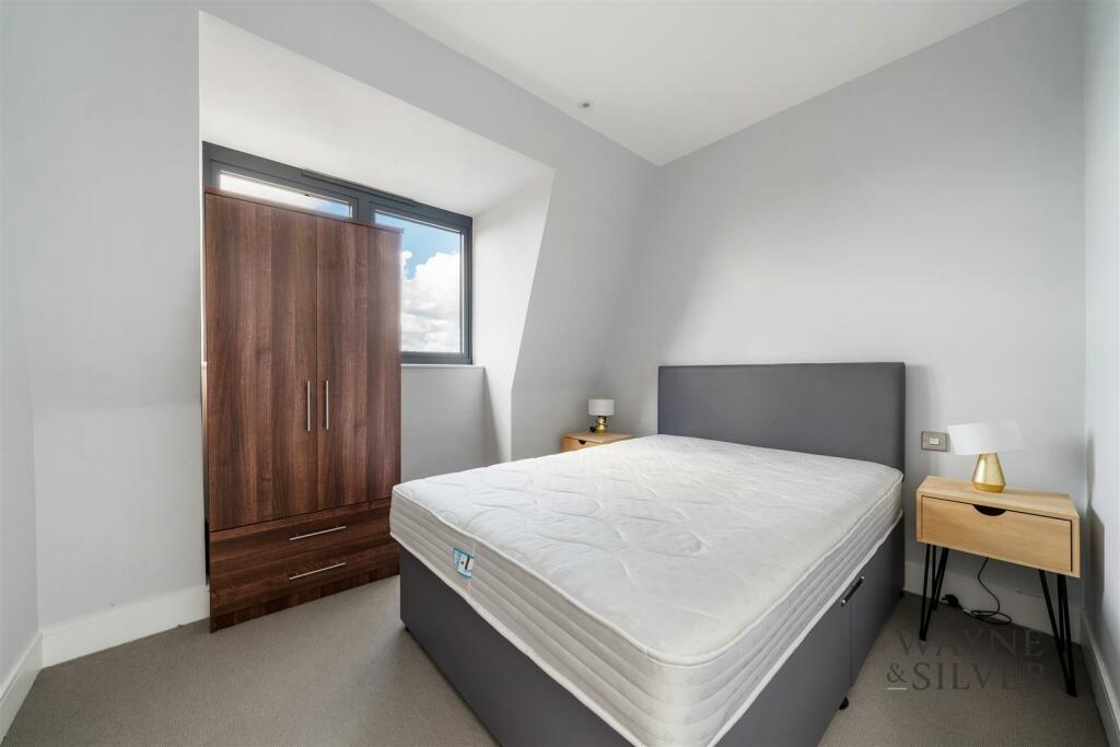 Flat 7, Frognal Court NW3 5HG-11.jpg