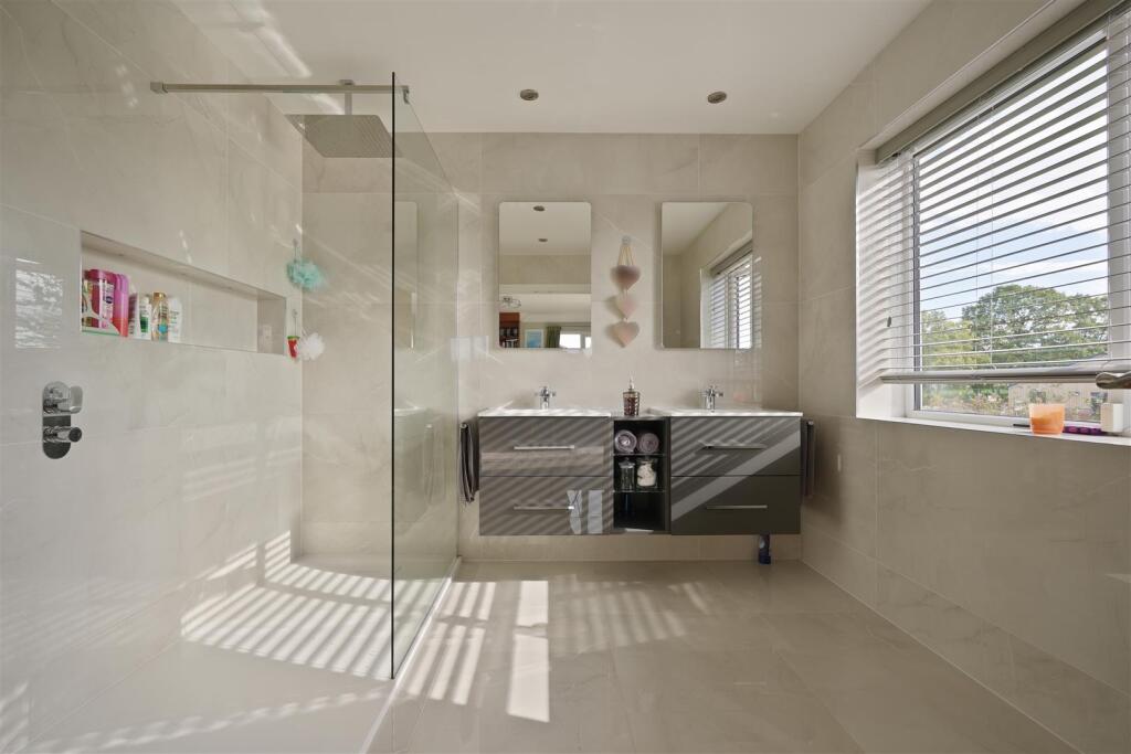 PRIMARY BEDROOM ENSUITE