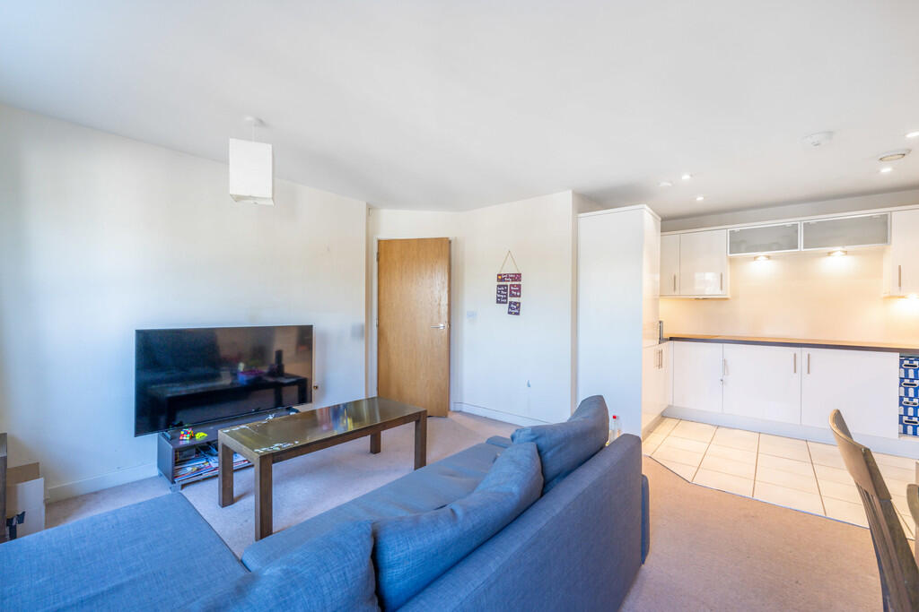 16 Greenbank Cour...